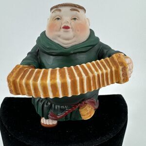 Dept. 56 Merry Makers Clarence‎ the Concertinist Retired 9353-0 Christmas